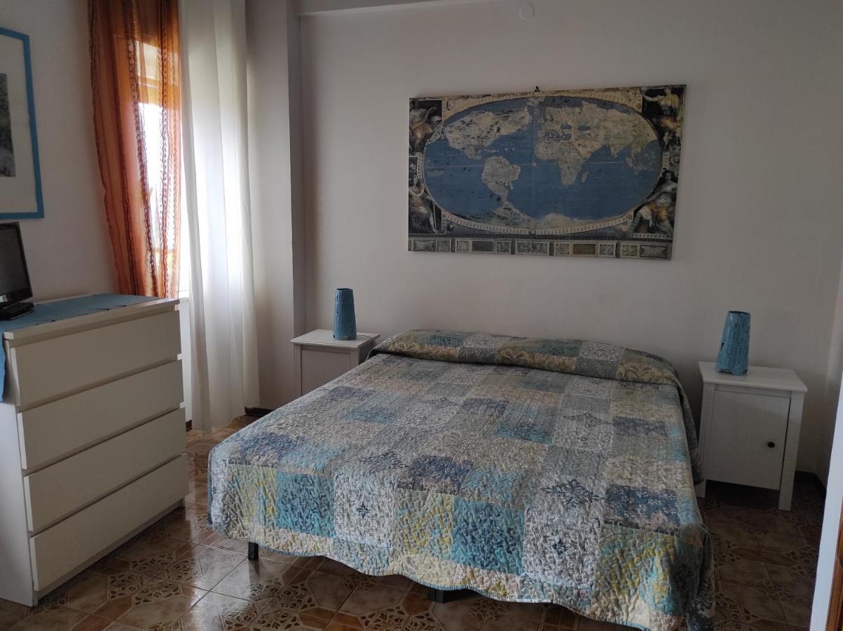 B&B Residenza Leonardo Falconara Marittima Bagian luar foto