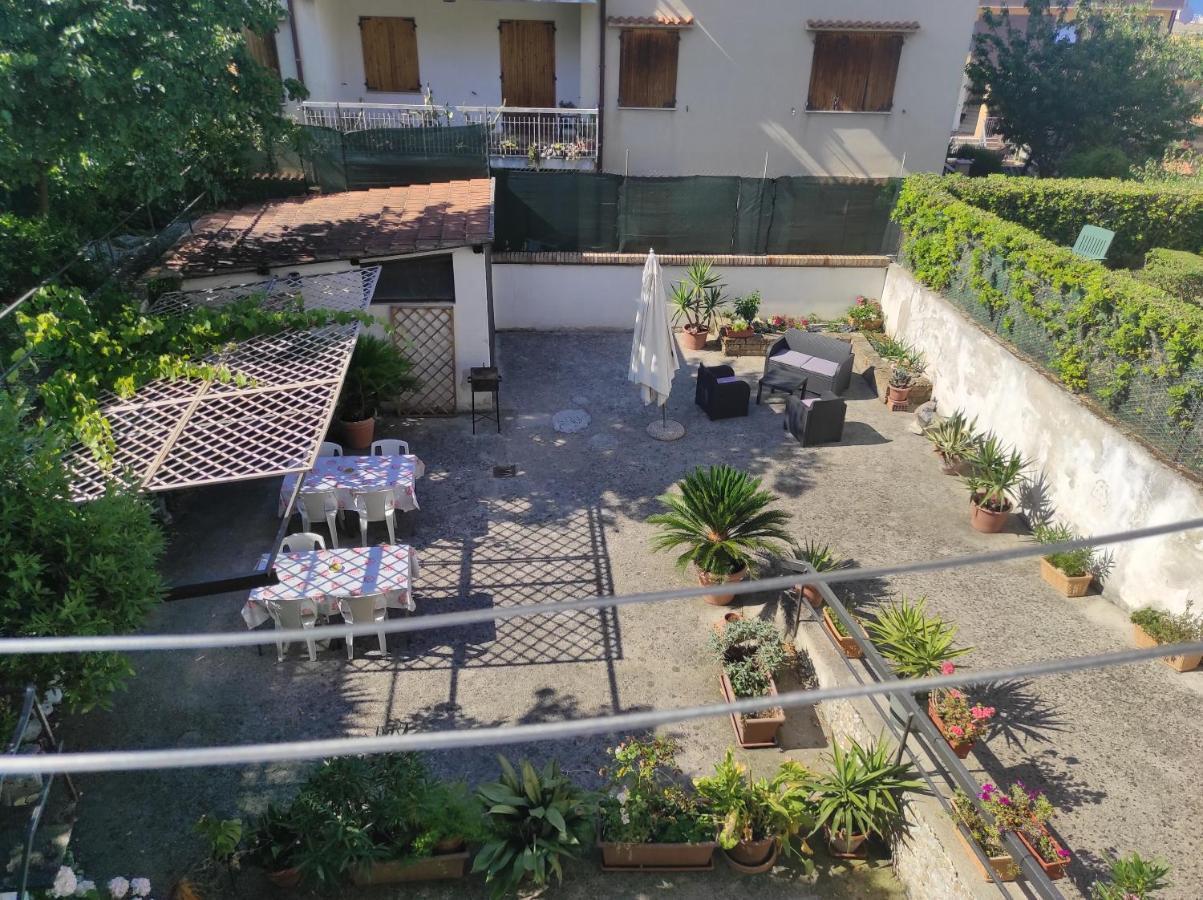 B&B Residenza Leonardo Falconara Marittima Bagian luar foto