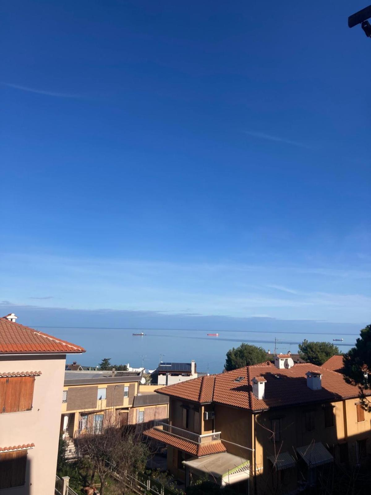 B&B Residenza Leonardo Falconara Marittima Bagian luar foto