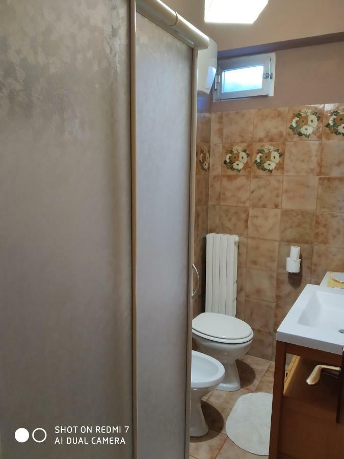 B&B Residenza Leonardo Falconara Marittima Bagian luar foto